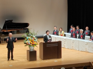 滝沢亮三条市長による式辞