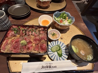 「牛カツ生山葵・村上牛ステーキ重」肉＆肉!!