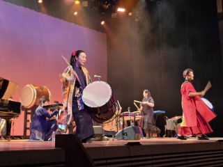 音が全身に響いてくる、迫力のパフォーマンス！